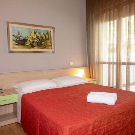 Hotel Nazionale Lido di Jesolo Buitenkant foto