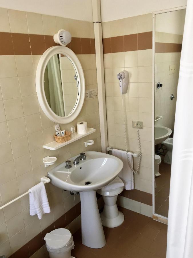 Hotel Nazionale Lido di Jesolo Buitenkant foto