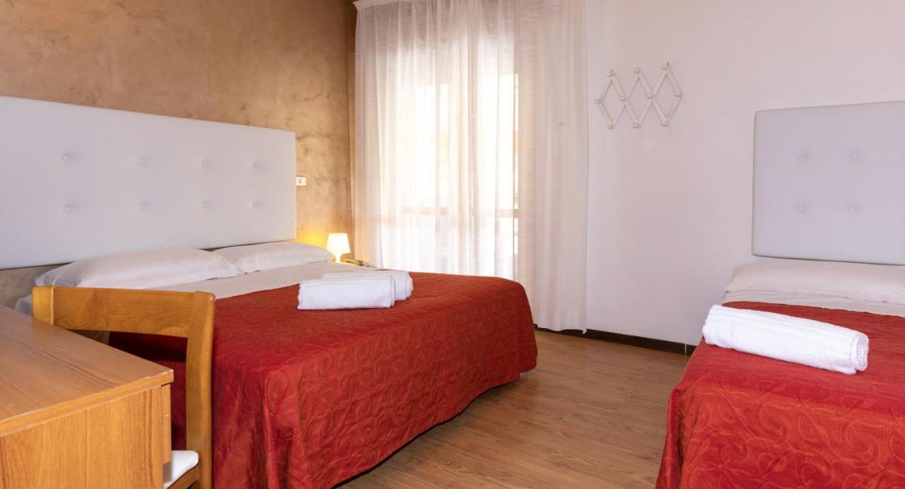 Hotel Nazionale Lido di Jesolo Buitenkant foto
