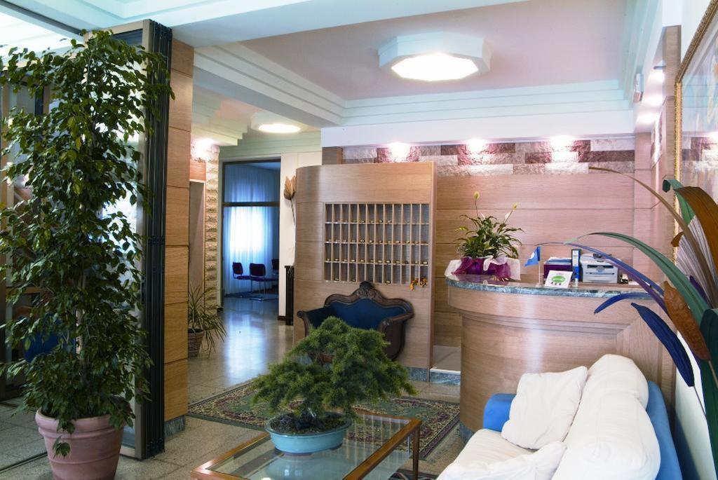 Hotel Nazionale Lido di Jesolo Buitenkant foto