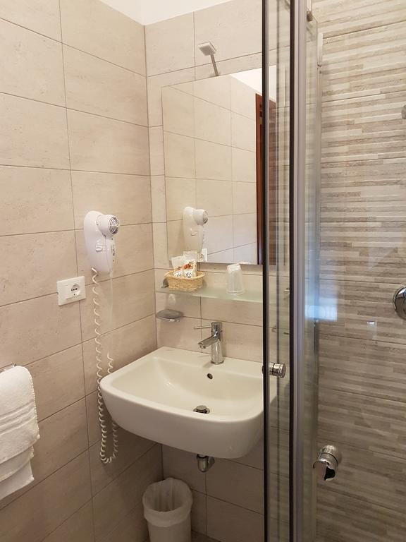 Hotel Nazionale Lido di Jesolo Buitenkant foto