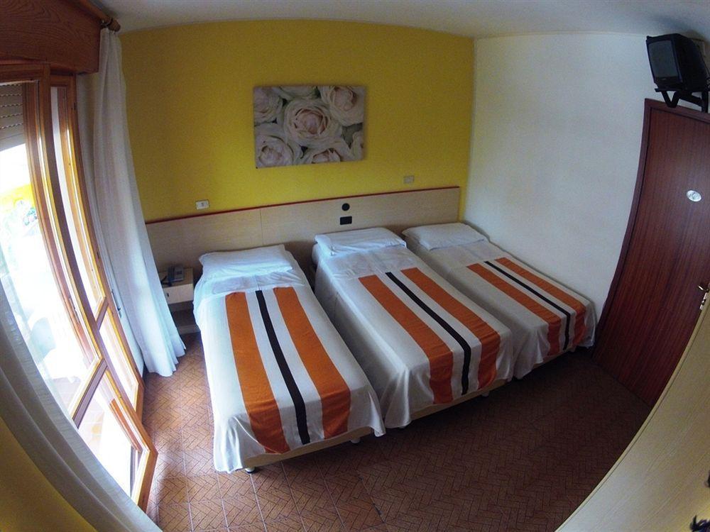 Hotel Nazionale Lido di Jesolo Buitenkant foto
