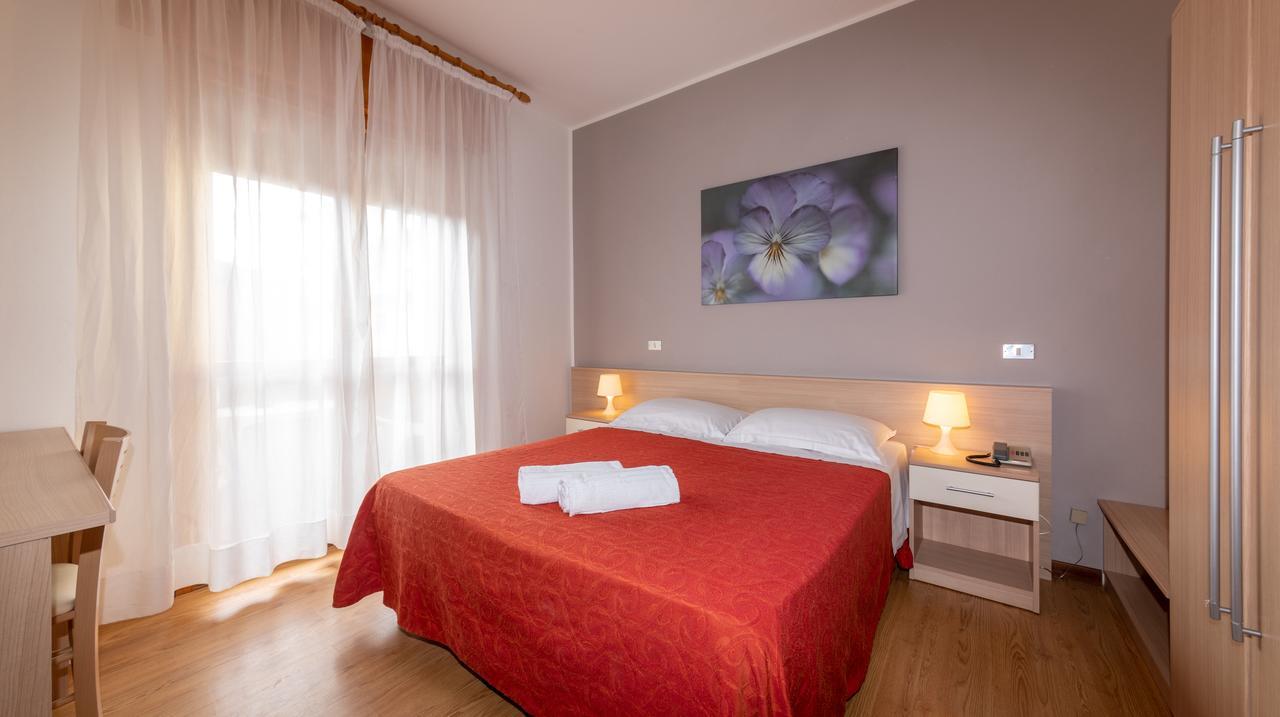 Hotel Nazionale Lido di Jesolo Buitenkant foto