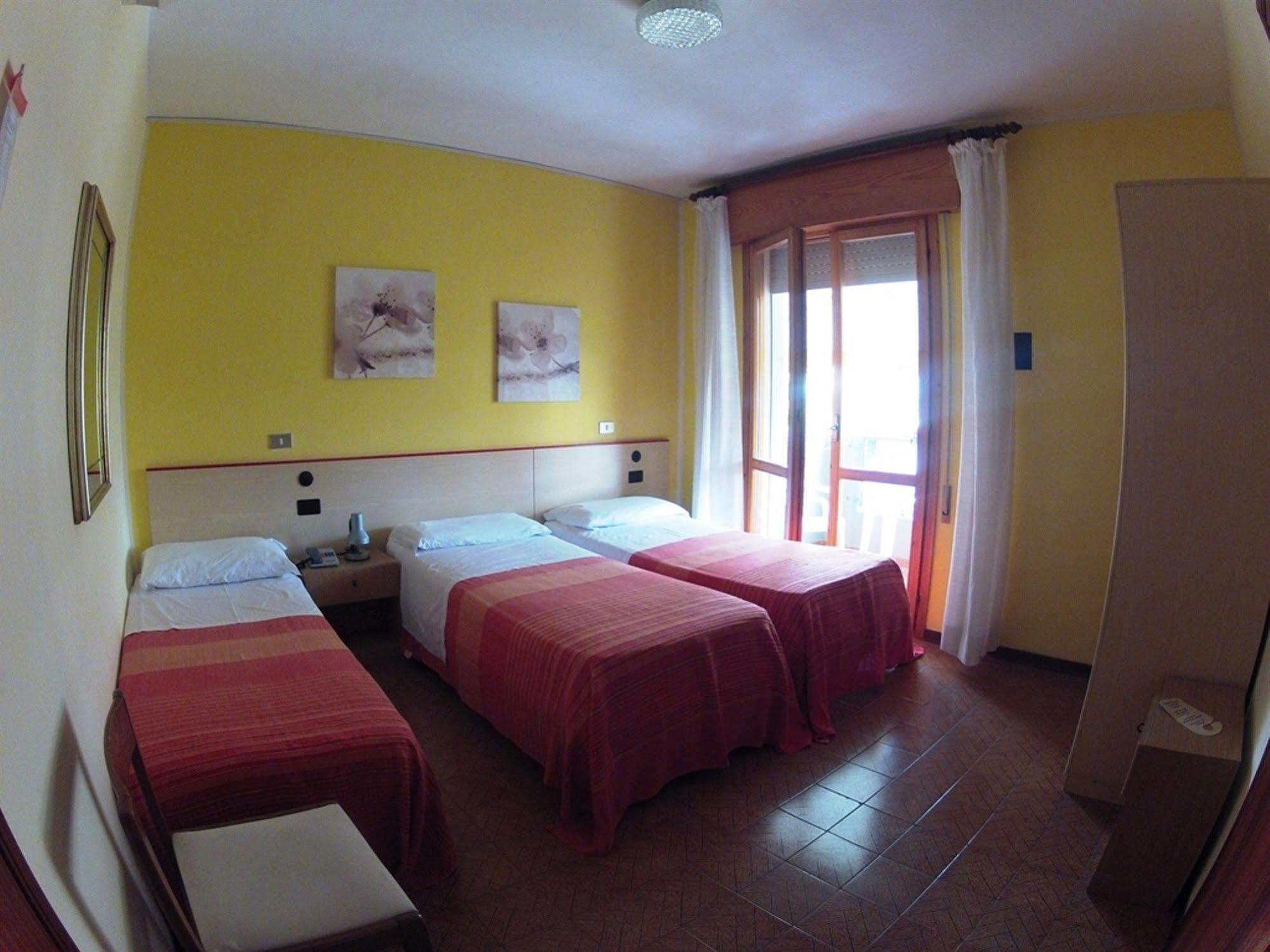 Hotel Nazionale Lido di Jesolo Buitenkant foto