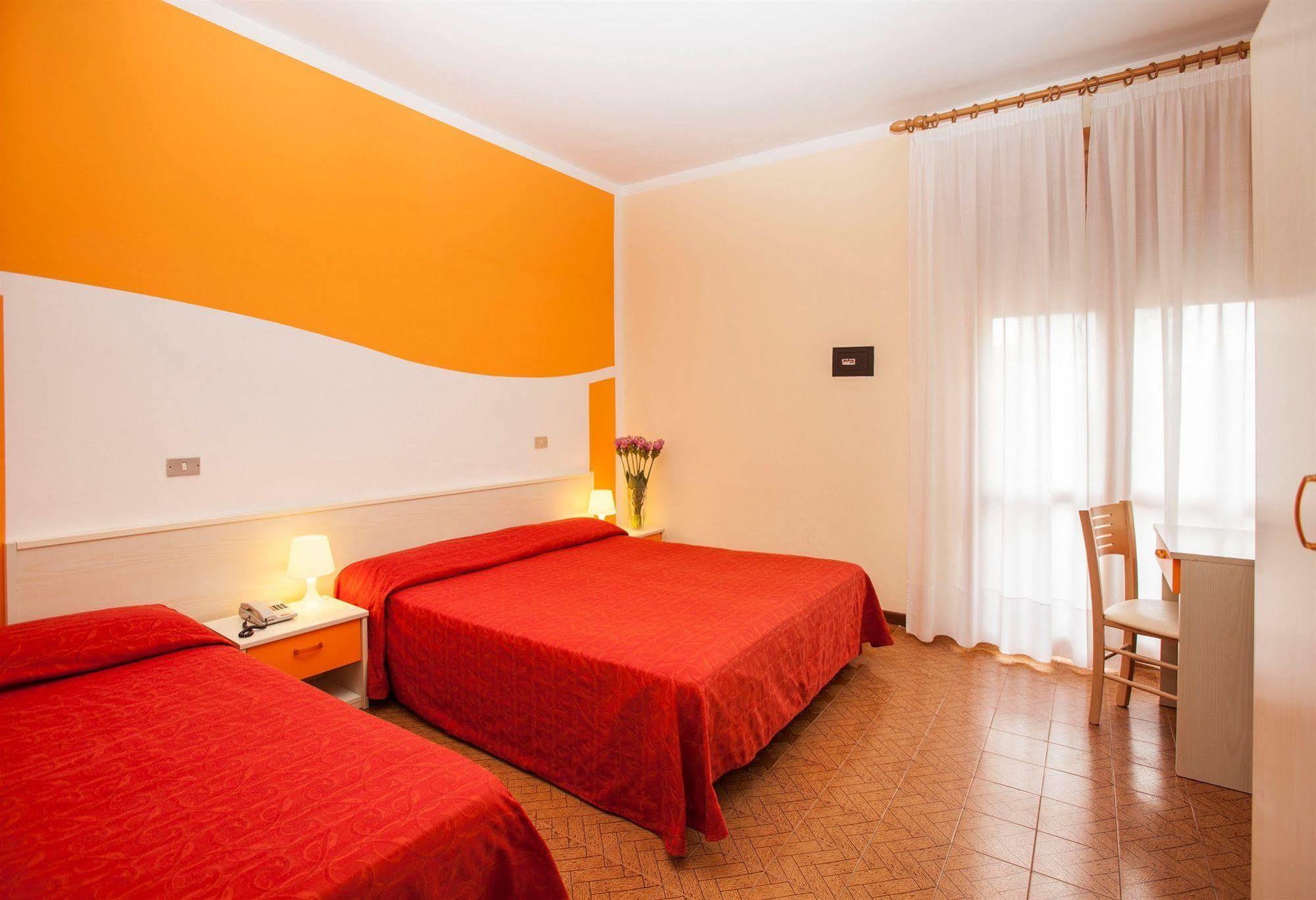 Hotel Nazionale Lido di Jesolo Buitenkant foto