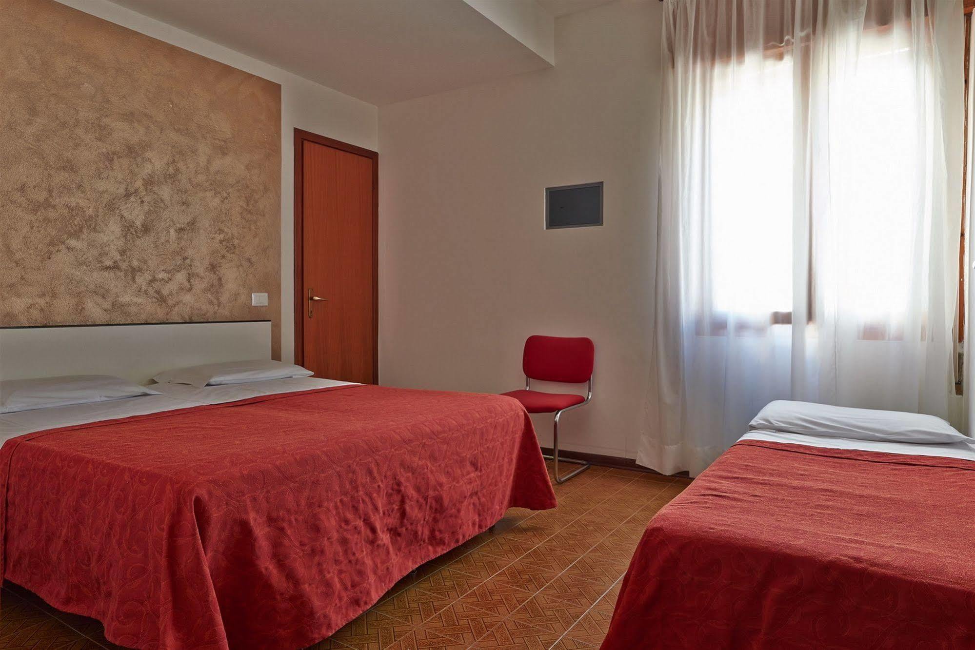 Hotel Nazionale Lido di Jesolo Buitenkant foto